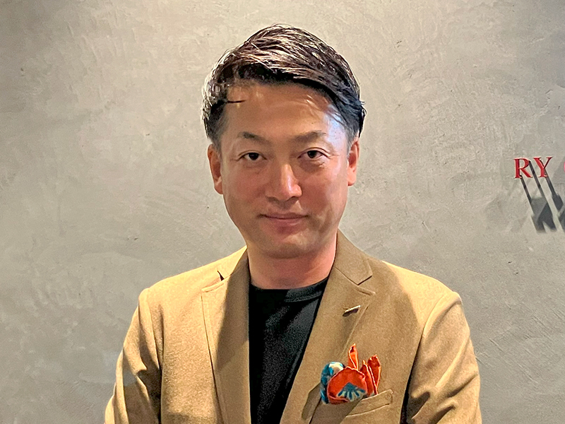 横山藤雄氏